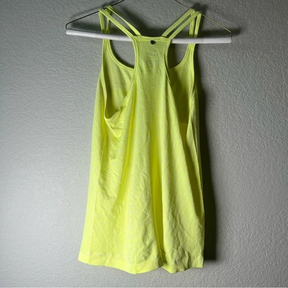 Nike Dri-Fit Women’s Workout Running Strappy Tank Top Size Small Neon Yellow - Picture 2 of 7
